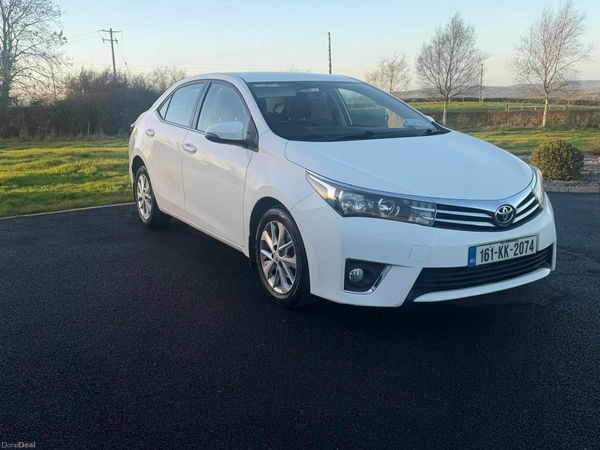 Toyota Corolla Saloon, Diesel, 2016, White