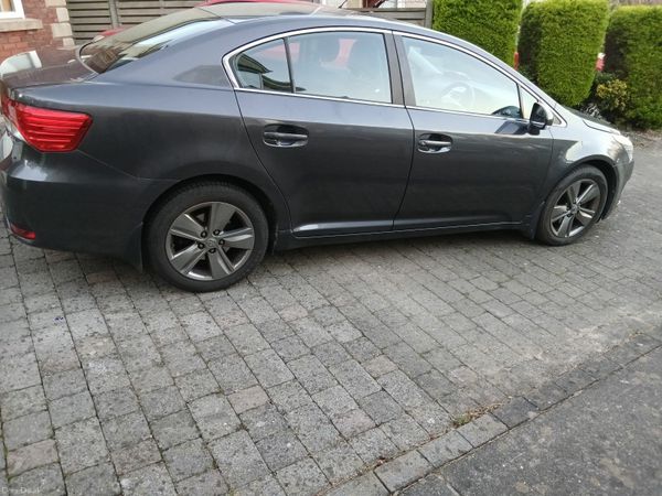 Toyota Avensis Saloon, Diesel, 2015, Grey