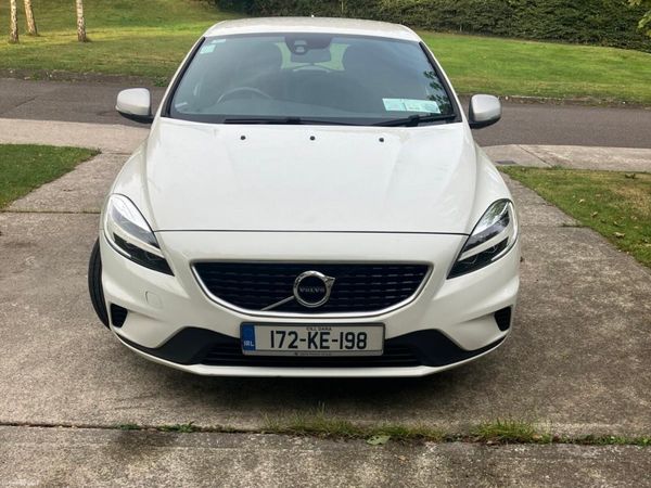 Volvo V40 Hatchback, Diesel, 2017, White
