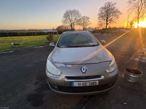 Renault Fluence Saloon, Diesel, 2011, Gold
