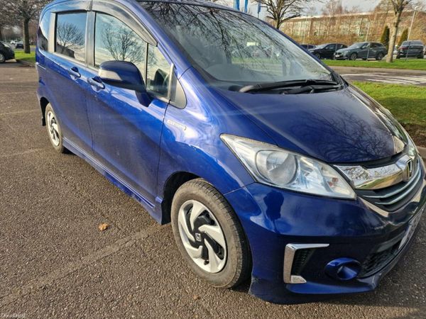 Honda Freed MPV, Petrol Hybrid, 2015, Blue
