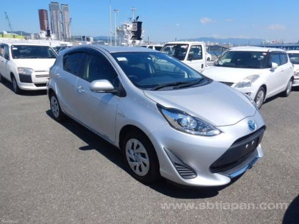 Toyota Aqua Hatchback, Petrol Hybrid, 2020, Silver