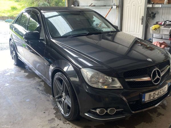 Mercedes-Benz C-Class Saloon, Diesel, 2011, Black