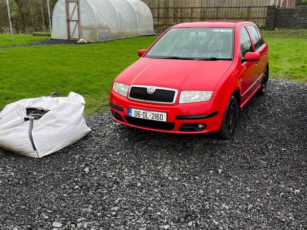 Skoda Fabia Hatchback, Petrol, 2006, Red