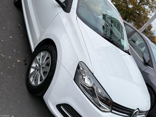 Volkswagen Polo Hatchback, Petrol, 2016, White