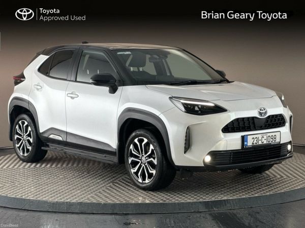 Toyota Yaris Cross Hatchback, Petrol Hybrid, 2023, White