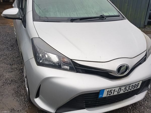 Toyota Vitz Hatchback, Petrol, 2015, Silver