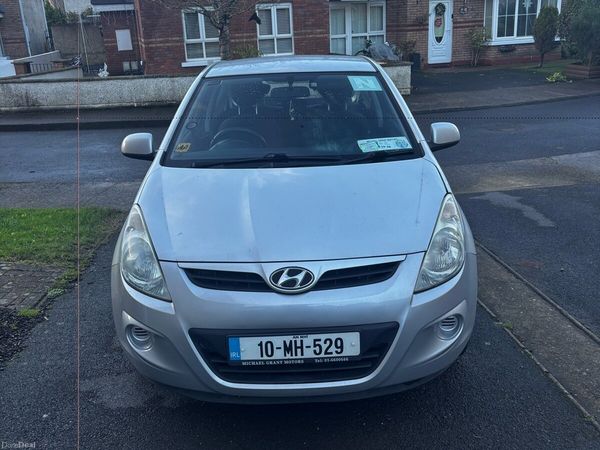 Hyundai i20 Hatchback, Petrol, 2010, Silver