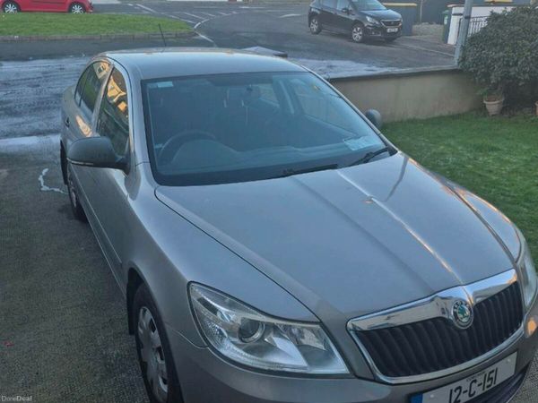 Skoda Octavia Hatchback, Petrol, 2012, Beige