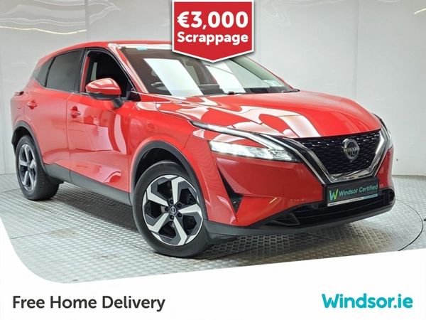Nissan Qashqai MPV, Petrol Hybrid, 2022, Red