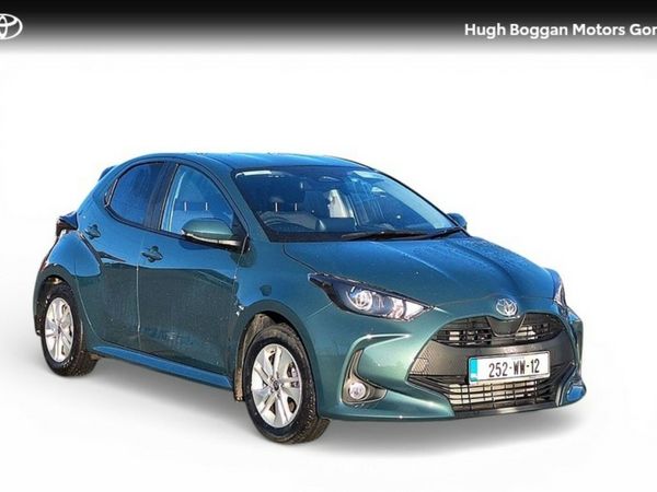 Toyota Yaris Hatchback, Petrol Hybrid, 2025, Green