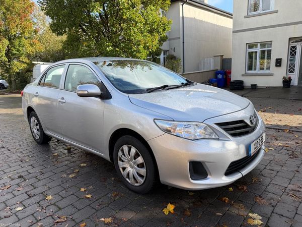 Toyota Corolla Saloon, Diesel, 2013, Silver