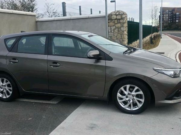 Toyota Auris MPV, Petrol, 2018, Grey