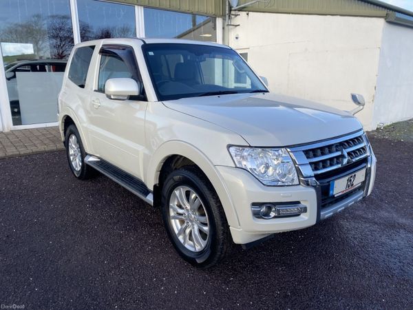 Mitsubishi Pajero Pick Up, Diesel, 2015, White