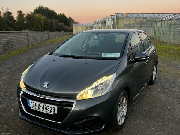 Peugeot 208 Hatchback, Petrol, 2016, Grey
