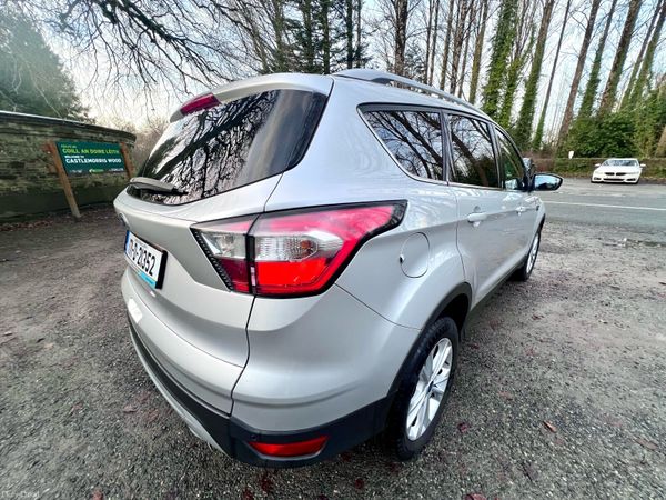 Ford Mondeo Hatchback, Diesel, 2018, Red