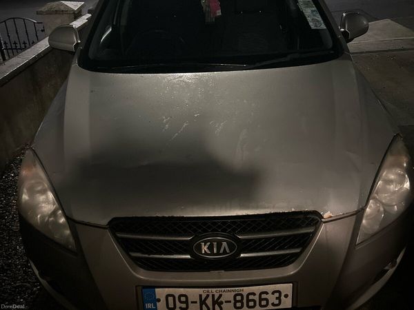 Kia Ceed Hatchback, Diesel, 2009, Silver