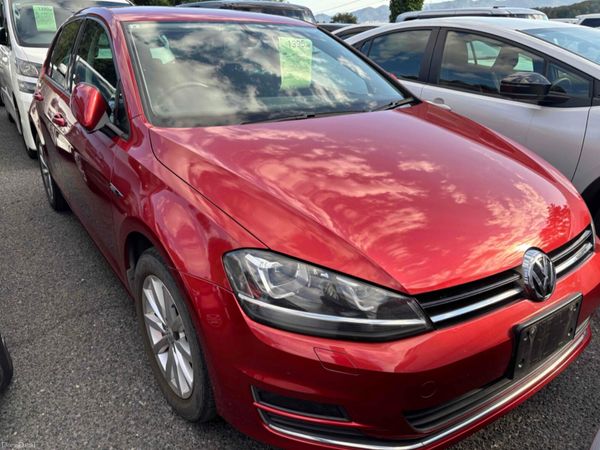 Volkswagen Golf Hatchback, Petrol, 2015, Red