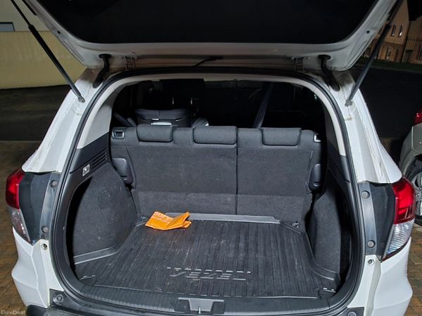 Honda Vezel MPV, Petrol Hybrid, 2014, White