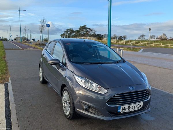 Ford Fiesta Hatchback, Petrol, 2014, Grey