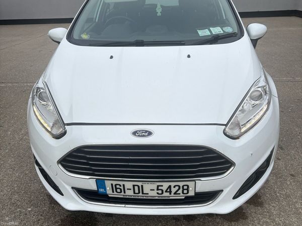 Ford Fiesta Hatchback, Petrol, 2016, White