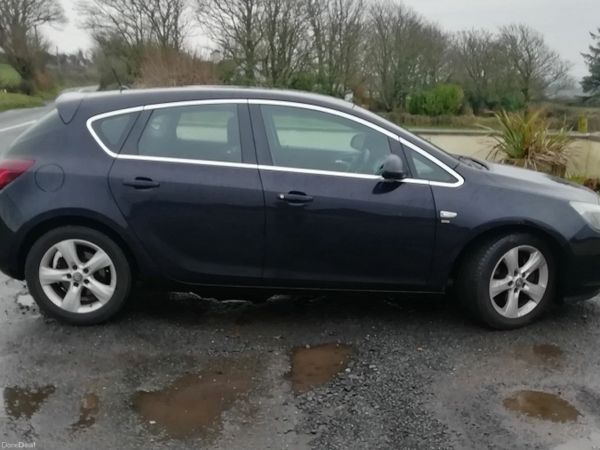 Vauxhall Astra Hatchback, Diesel, 2010, Black