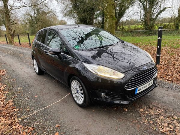 Ford Fiesta Hatchback, Petrol, 2015, Black