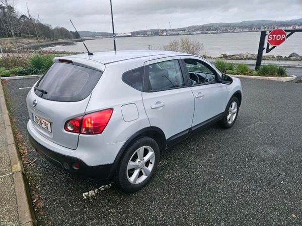 Nissan Qashqai Hatchback, Petrol, 2009, Silver