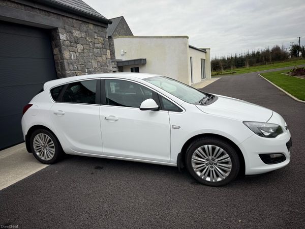 Opel Astra MPV, Petrol, 2015, White