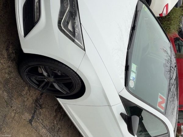 SEAT Leon Hatchback, Diesel, 2018, White