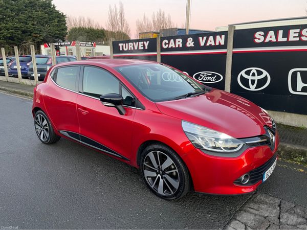 Renault Clio Hatchback, Petrol, 2016, Red