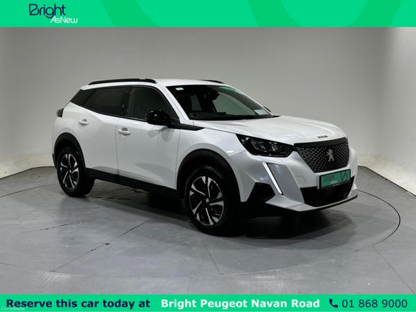 Peugeot 2008 MPV, Petrol, 2023, White