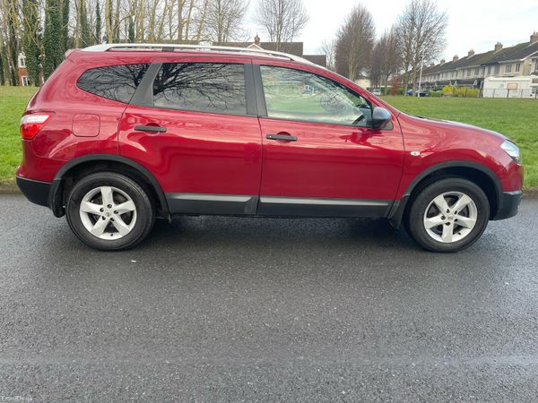 Nissan Qashqai+2 MPV, Diesel, 2013, Red