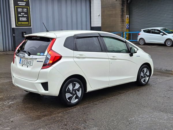 Honda Fit Hatchback, Petrol Hybrid, 2015, White