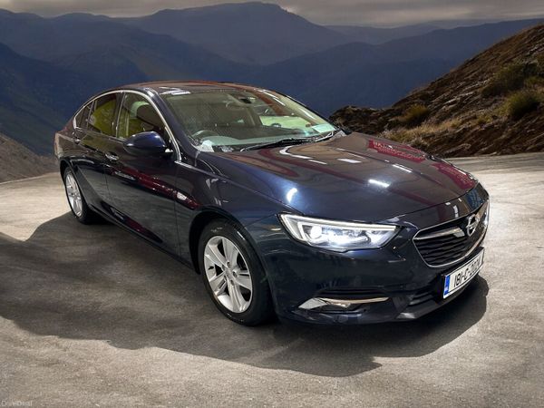 Opel Insignia Hatchback, Petrol, 2018, Blue