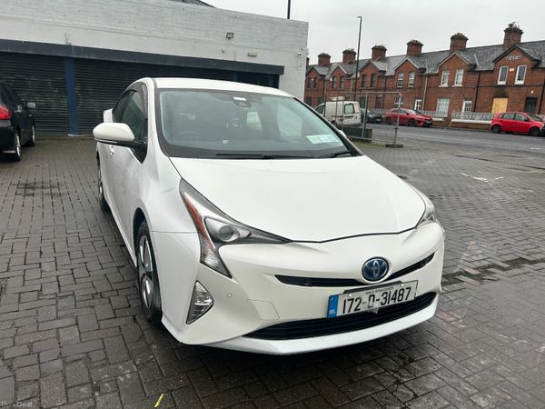 Toyota Prius Hatchback, Petrol Hybrid, 2017, White