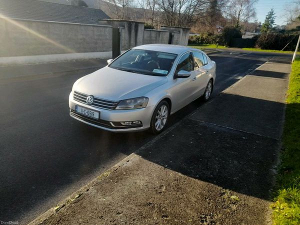 Volkswagen Passat Saloon, Diesel, 2011, Silver