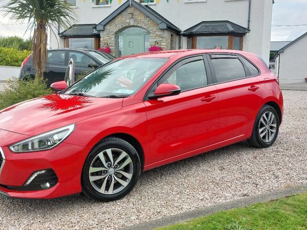 Hyundai i30 Hatchback, Petrol, 2019, Red