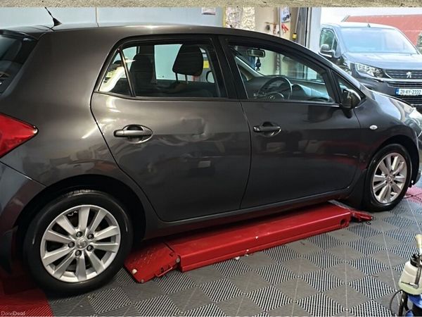 Toyota Auris Hatchback, Diesel, 2009, Grey