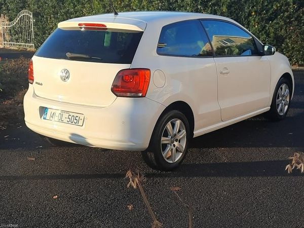 Volkswagen Polo Hatchback, Petrol, 2014, White
