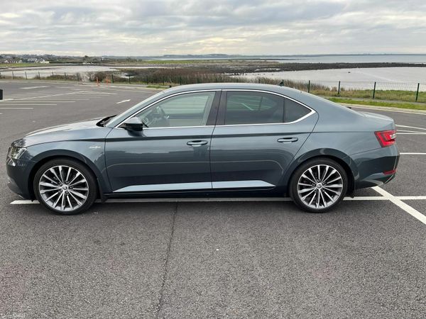 Skoda Superb Saloon, Diesel, 2019, Grey