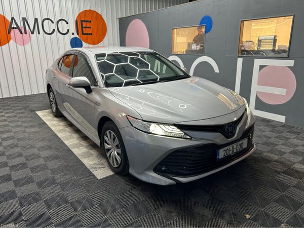 Toyota Camry Saloon, Petrol Hybrid, 2020, Silver