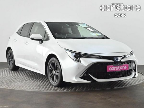 Toyota Corolla Saloon, Petrol Hybrid, 2021, White