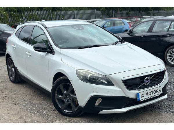 Volvo V40 Hatchback, Diesel, 2015, White