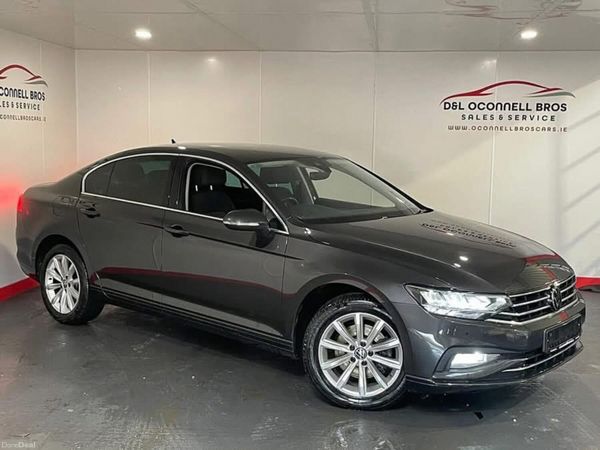 Volkswagen Passat Saloon, Diesel, 2022, Grey