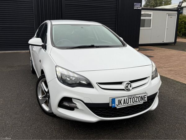 Opel Astra Hatchback, Petrol, 2015, White