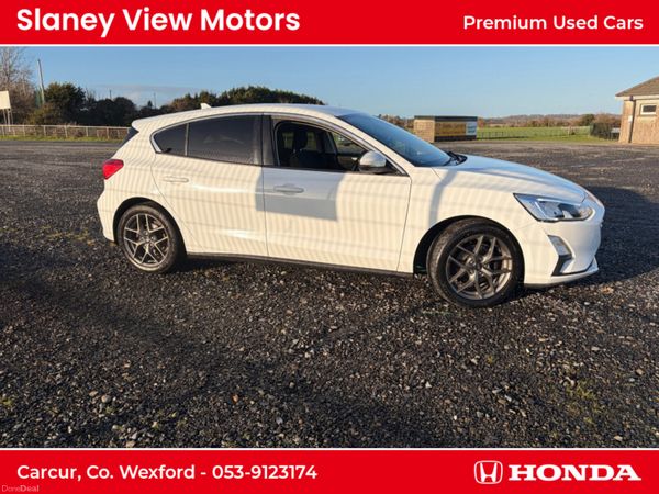 Ford Focus Hatchback, Petrol, 2019, White