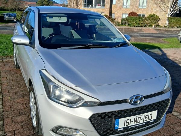 Hyundai i20 Hatchback, Diesel, 2015, Silver