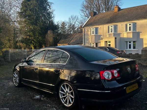 Volkswagen Passat Saloon, Diesel, 2010, Black