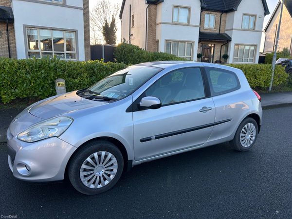 Renault Clio Hatchback, Ethanol Petrol, 2011, Silver